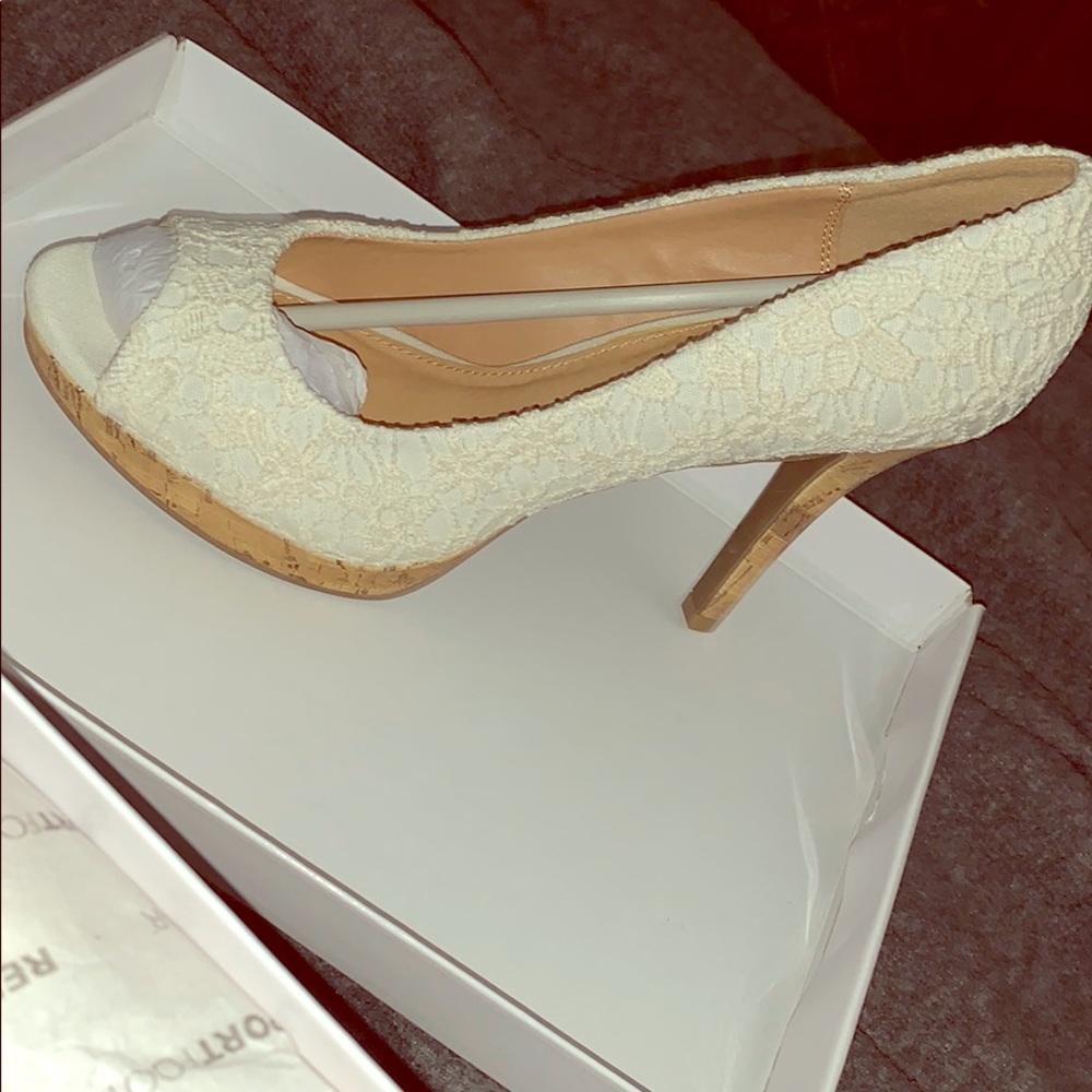 “Lassie” Flower Fabric Open-toe Heels